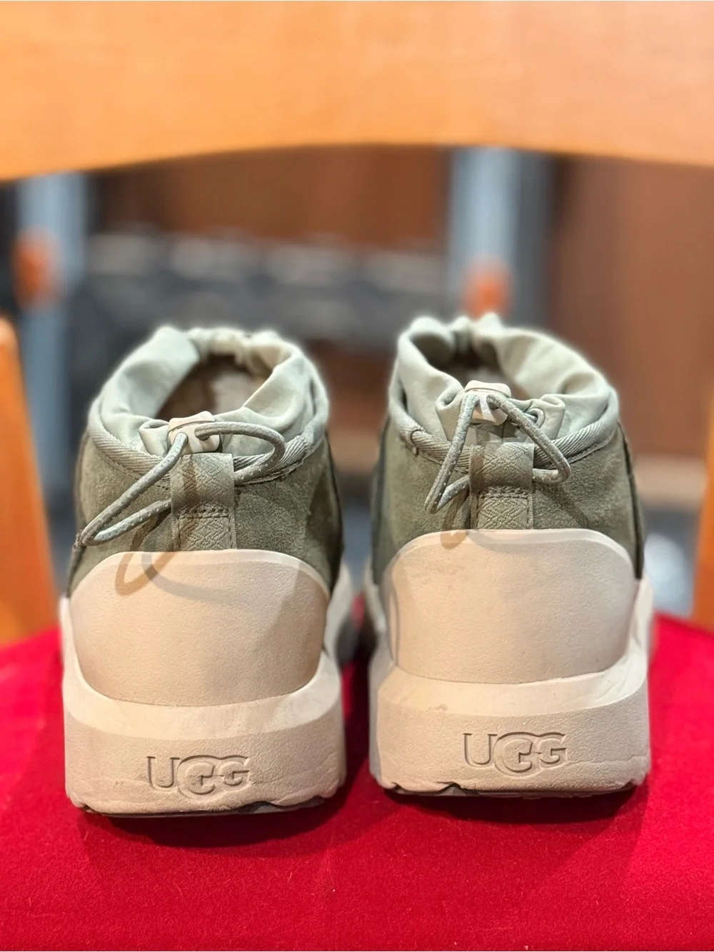 Men's UGG Footwear Subcategory Identification